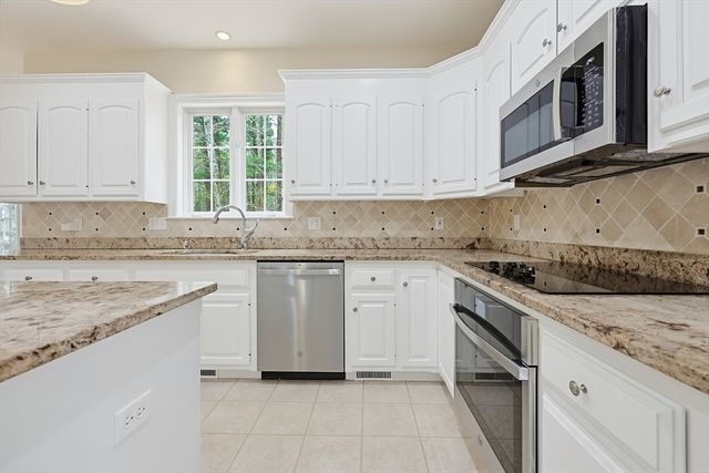 9 Hunter Lane, Medway, MA 02053