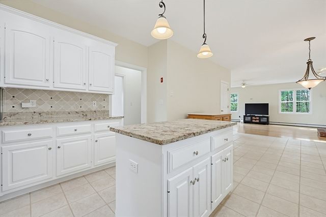 9 Hunter Lane, Medway, MA 02053