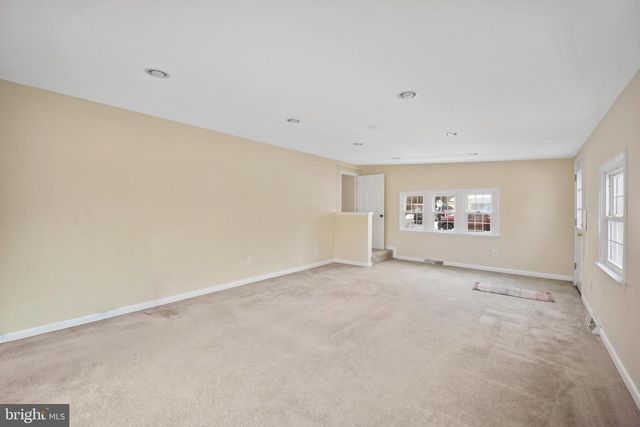 32 ARGYLE RD, Newark, DE 19713