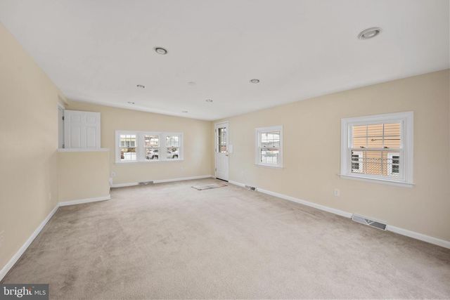 32 ARGYLE RD, Newark, DE 19713