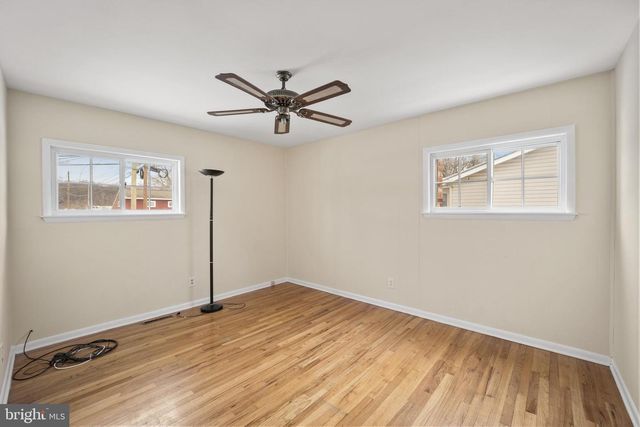 32 ARGYLE RD, Newark, DE 19713