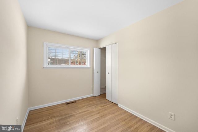 32 ARGYLE RD, Newark, DE 19713