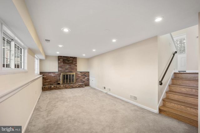 32 ARGYLE RD, Newark, DE 19713