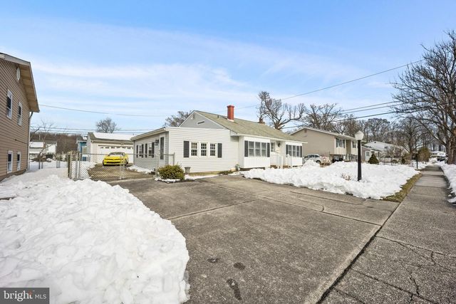 32 ARGYLE RD, Newark, DE 19713