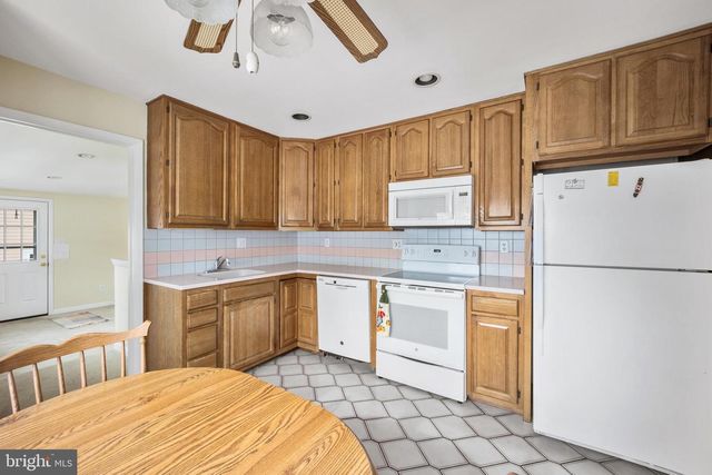 32 ARGYLE RD, Newark, DE 19713