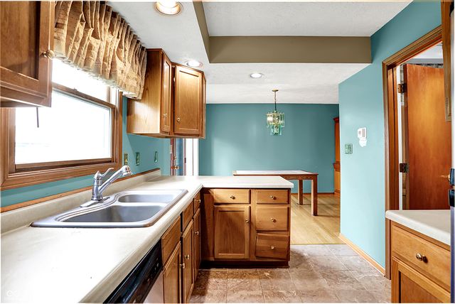 243 E County Line Road, Greenwood, IN 46143