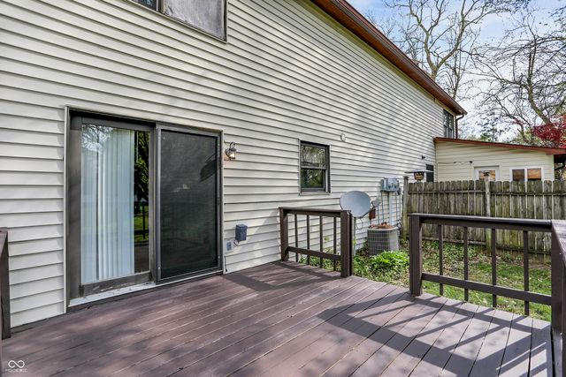 243 E County Line Road, Greenwood, IN 46143