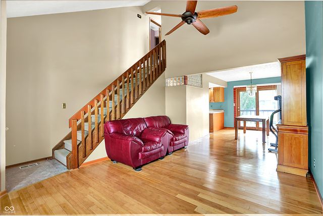 243 E County Line Road, Greenwood, IN 46143