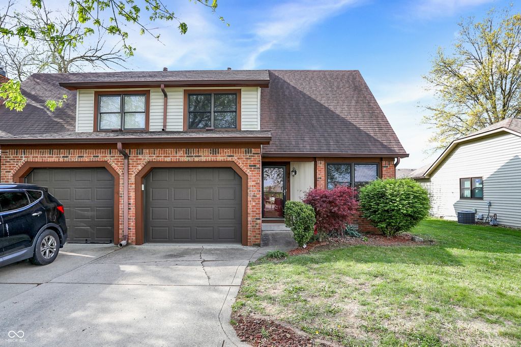 243 E County Line Road, Greenwood, IN 46143
