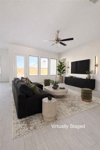 1414 Chloe Cay St, Corpus Christi, TX 78415