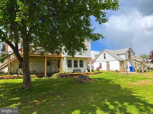 217 WHITE, Linwood, PA 19061