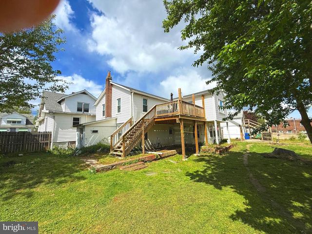 217 WHITE, Linwood, PA 19061