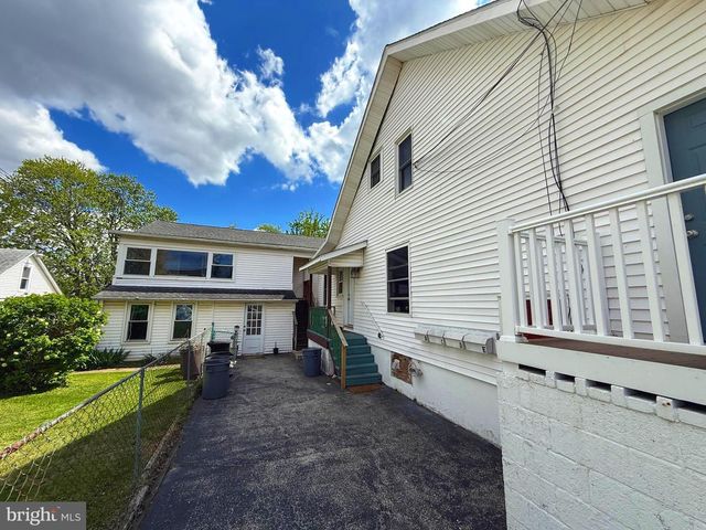 217 WHITE, Linwood, PA 19061