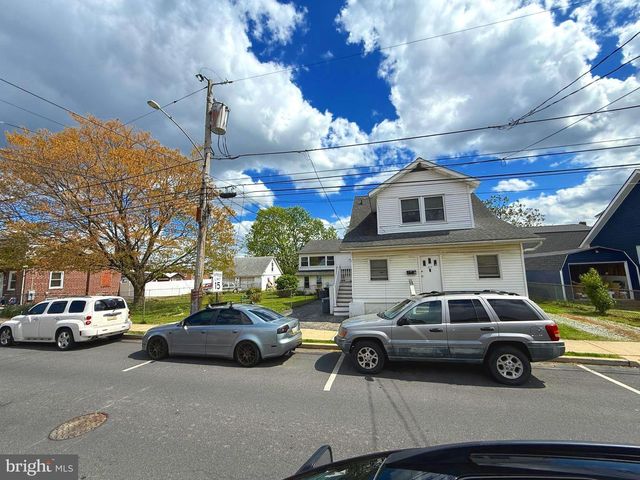 217 WHITE, Linwood, PA 19061