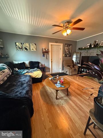 217 WHITE, Linwood, PA 19061