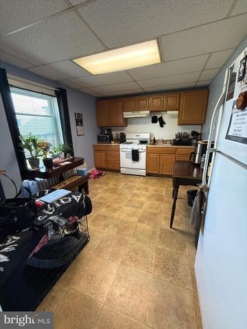 217 WHITE, Linwood, PA 19061