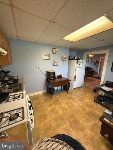 217 WHITE, Linwood, PA 19061