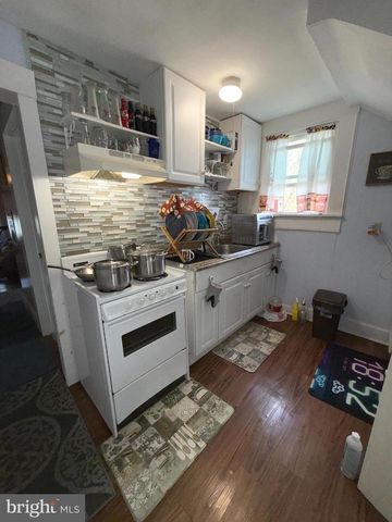 217 WHITE, Linwood, PA 19061