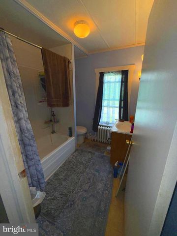 217 WHITE, Linwood, PA 19061