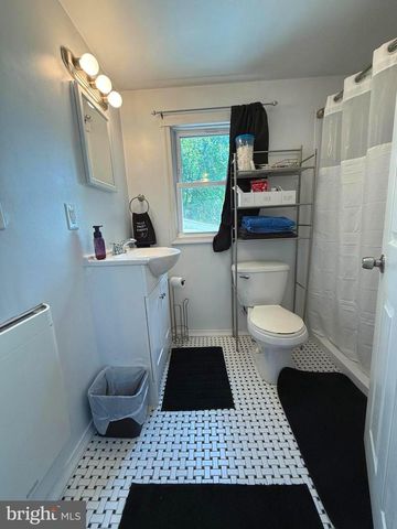 217 WHITE, Linwood, PA 19061