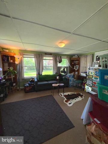 217 WHITE, Linwood, PA 19061