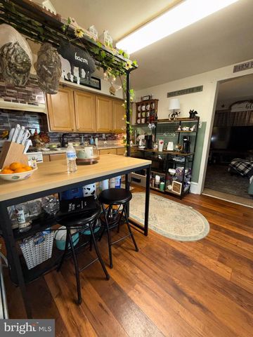 217 WHITE, Linwood, PA 19061