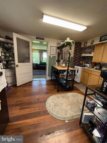 217 WHITE, Linwood, PA 19061