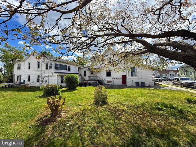 217 WHITE, Linwood, PA 19061