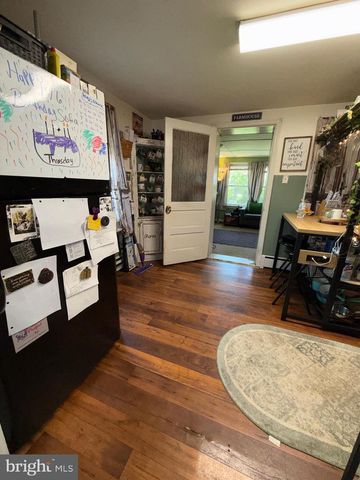 217 WHITE, Linwood, PA 19061