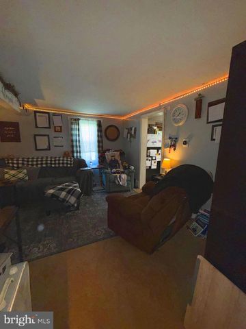 217 WHITE, Linwood, PA 19061