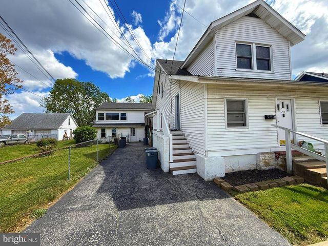 217 WHITE, Linwood, PA 19061