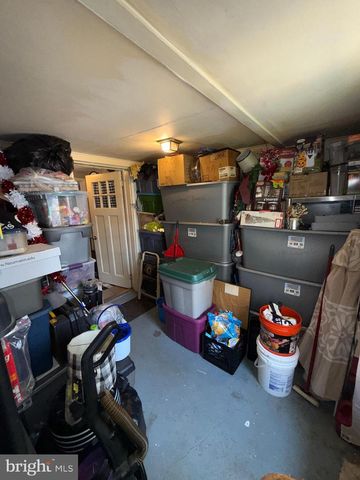 217 WHITE, Linwood, PA 19061