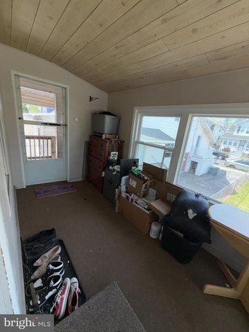 217 WHITE, Linwood, PA 19061