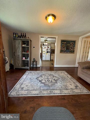 217 WHITE, Linwood, PA 19061