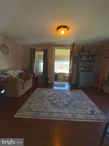 217 WHITE, Linwood, PA 19061