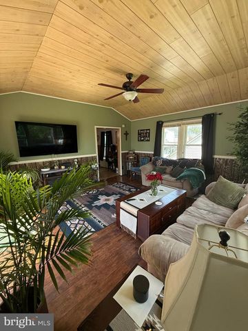 217 WHITE, Linwood, PA 19061