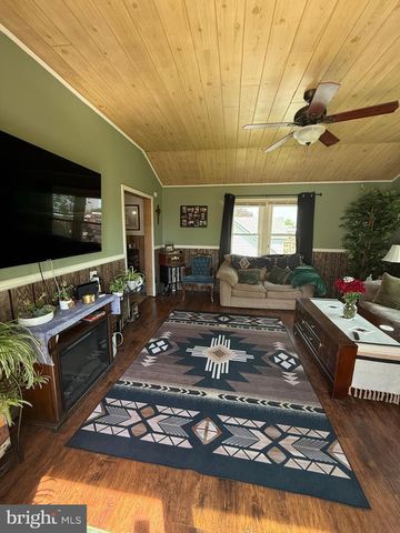 217 WHITE, Linwood, PA 19061