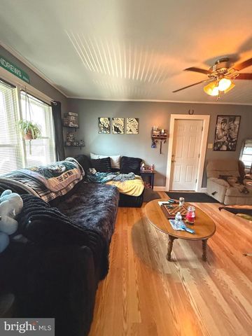 217 WHITE, Linwood, PA 19061