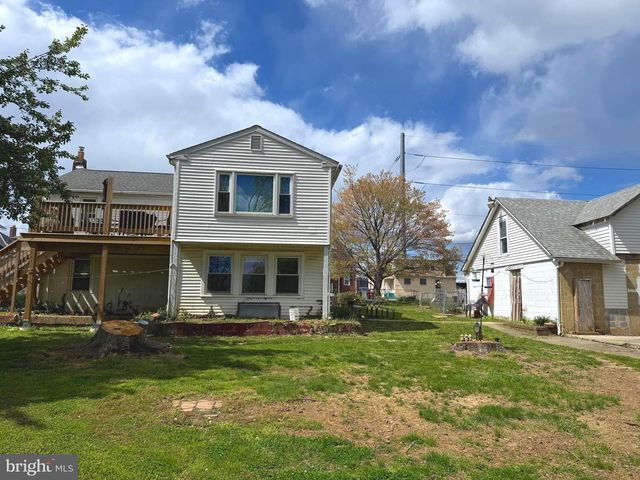 217 WHITE, Linwood, PA 19061