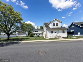 217 WHITE, Linwood, PA 19061