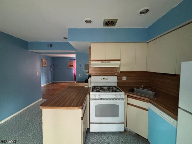 30 Judson 8A, Edison Twp., NJ 08837