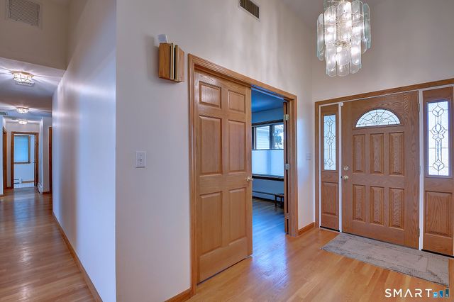 20 Ridgeview Crossing, Newington, CT 06111