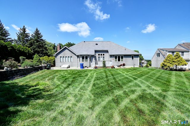20 Ridgeview Crossing, Newington, CT 06111