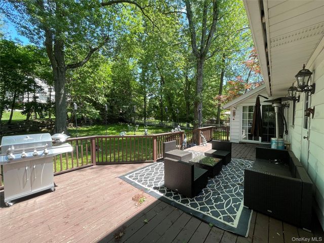 38 Gedney Park Drive, White Plains, NY 10605