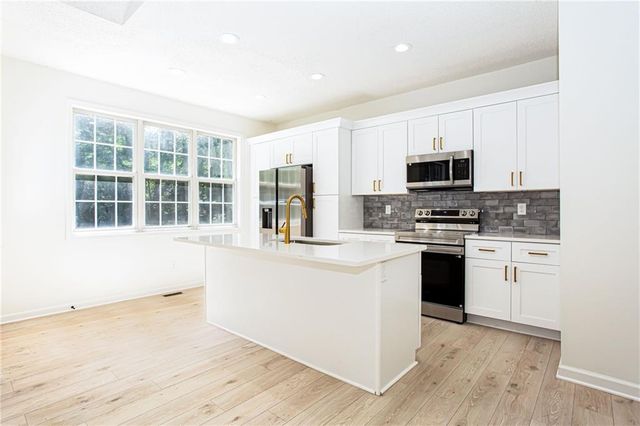8071 Beachwood Drive, Murrayville, GA 30564