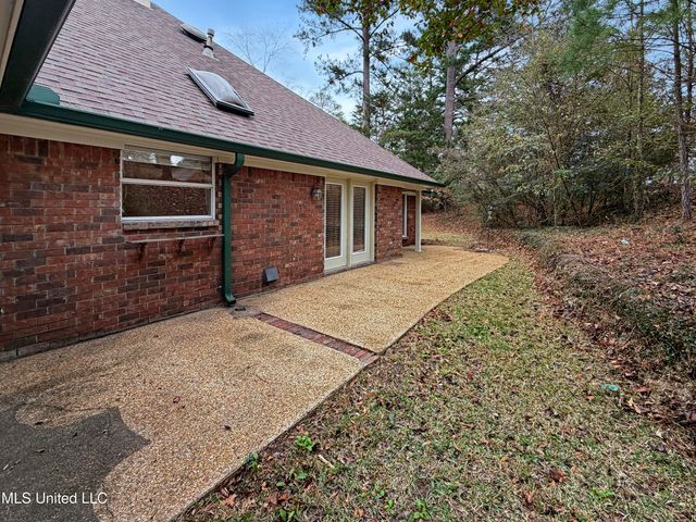 28 Moss Woods Cove, Madison, MS 39110