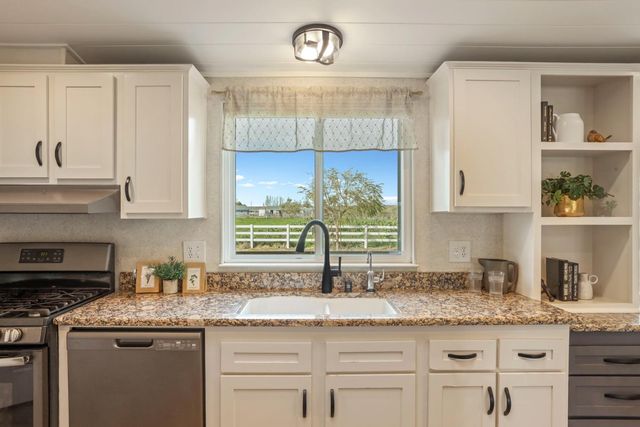 3320 W Durham Ferry Rd, Tracy, CA 95304