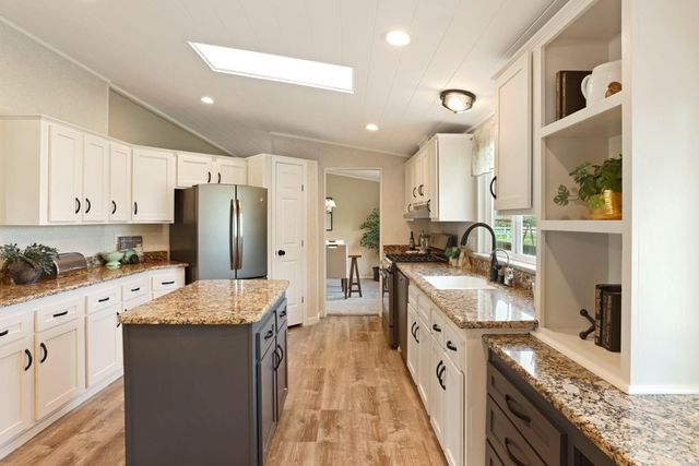 3320 W Durham Ferry Rd, Tracy, CA 95304