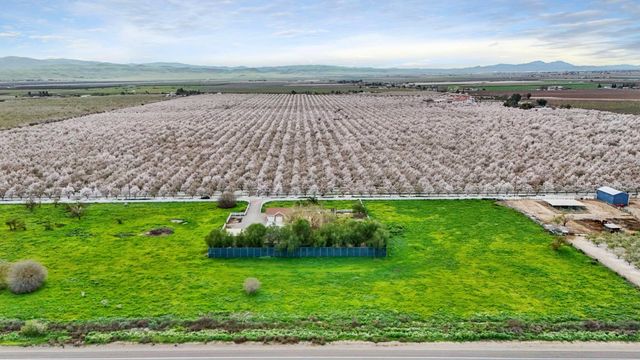 3320 W Durham Ferry Rd, Tracy, CA 95304