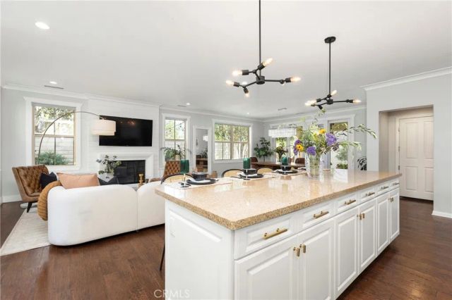 205 Mantle, Irvine, CA 92618